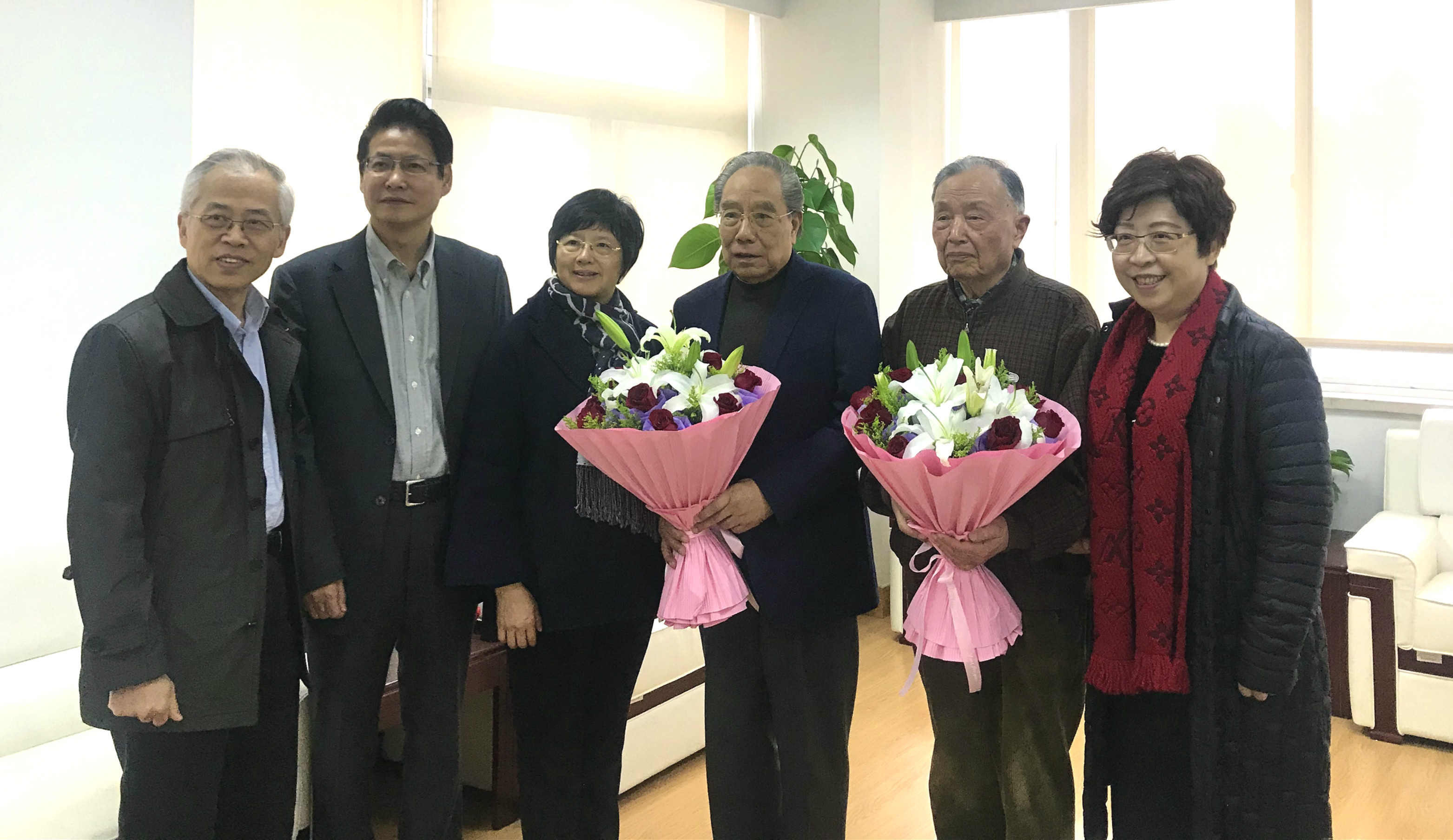 上海市副市长宗明一行慰问欧冠朱南孙、严世芸、蔡淦三位名老中医
